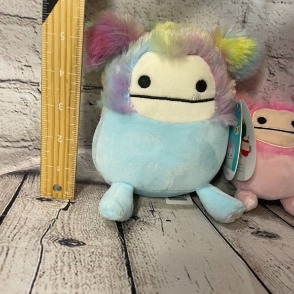 NWT Zozo (5 Inch) and NWOT Caparinne (3 Inch Clipmallow) Bigfoots Squishmallow - Picture 2 of 6